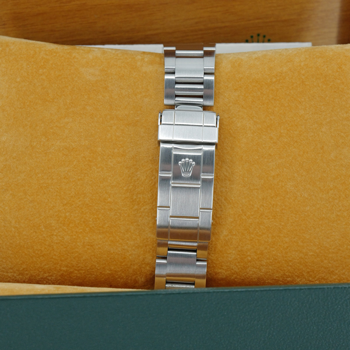 ROLEX SUBMARINER DATE 16610LN – 2000 – FULL SET