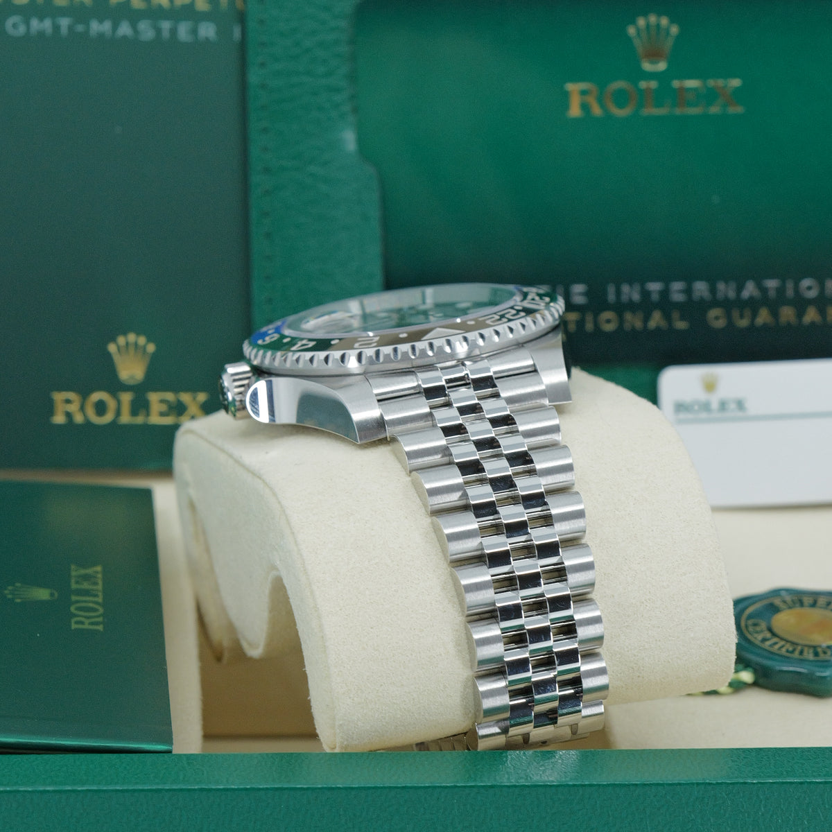 ROLEX GMT-MASTER II REF. 126710BLNR “BATGIRL” – LUNETTA NERA E BLU – SETTEMBRE 2026 – NUOVO – FULL SET CON TAG