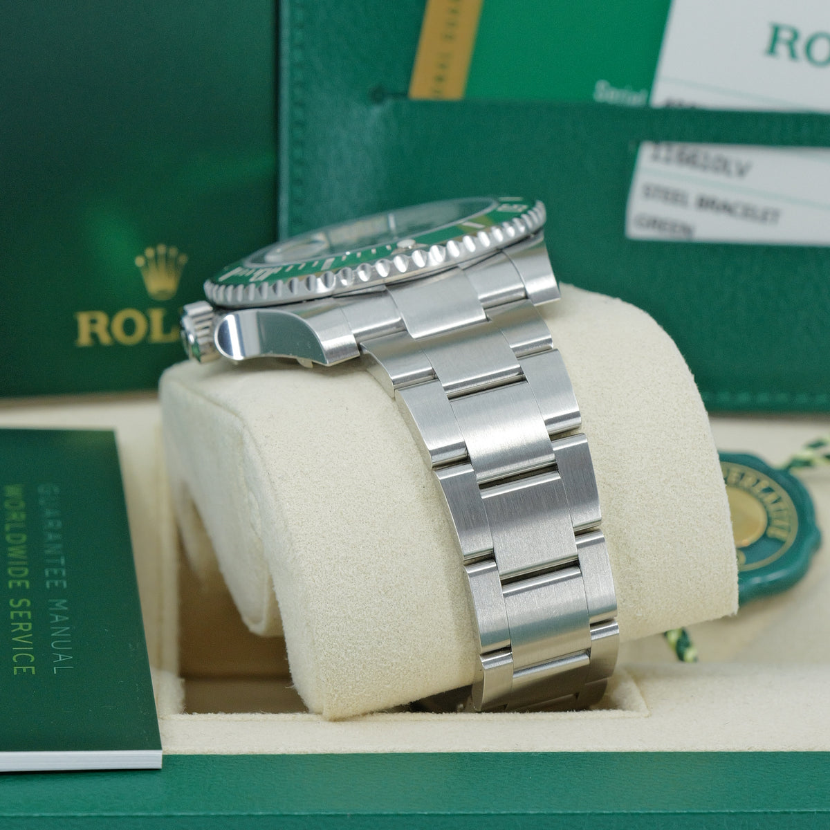 ROLEX SUBMARINER DATE REF. 116610LV – HULK – 2019 – NUOVO MAI INDOSSATO – FULL SET ITALIANO CON PELLICOLE PARZIALI
