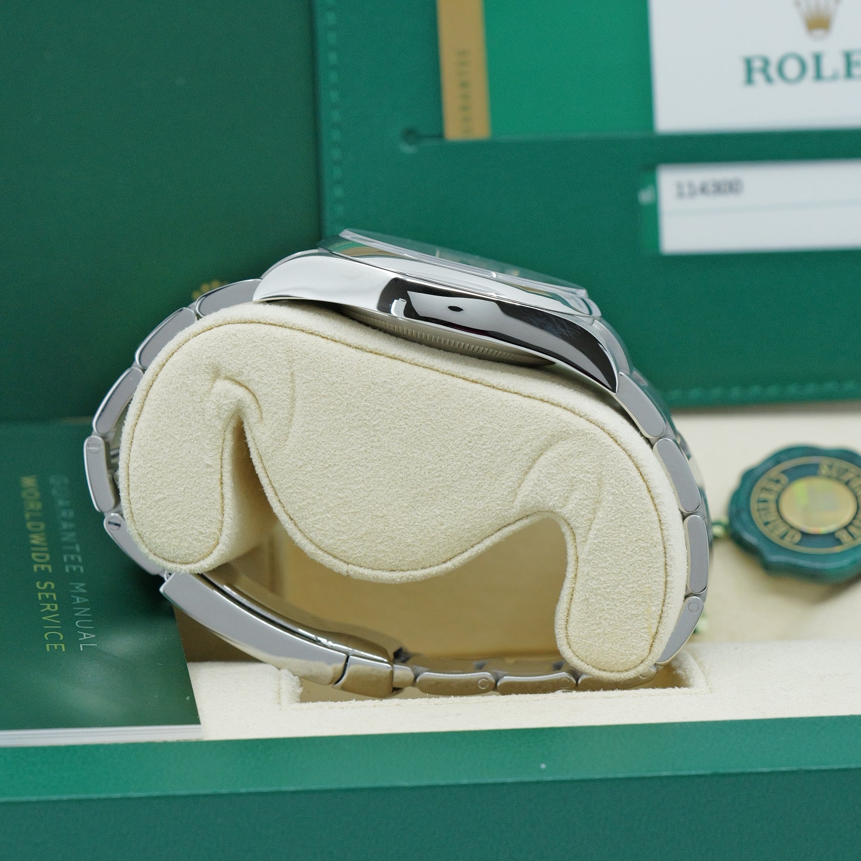 Rolex Oyster Perpetual 114300
