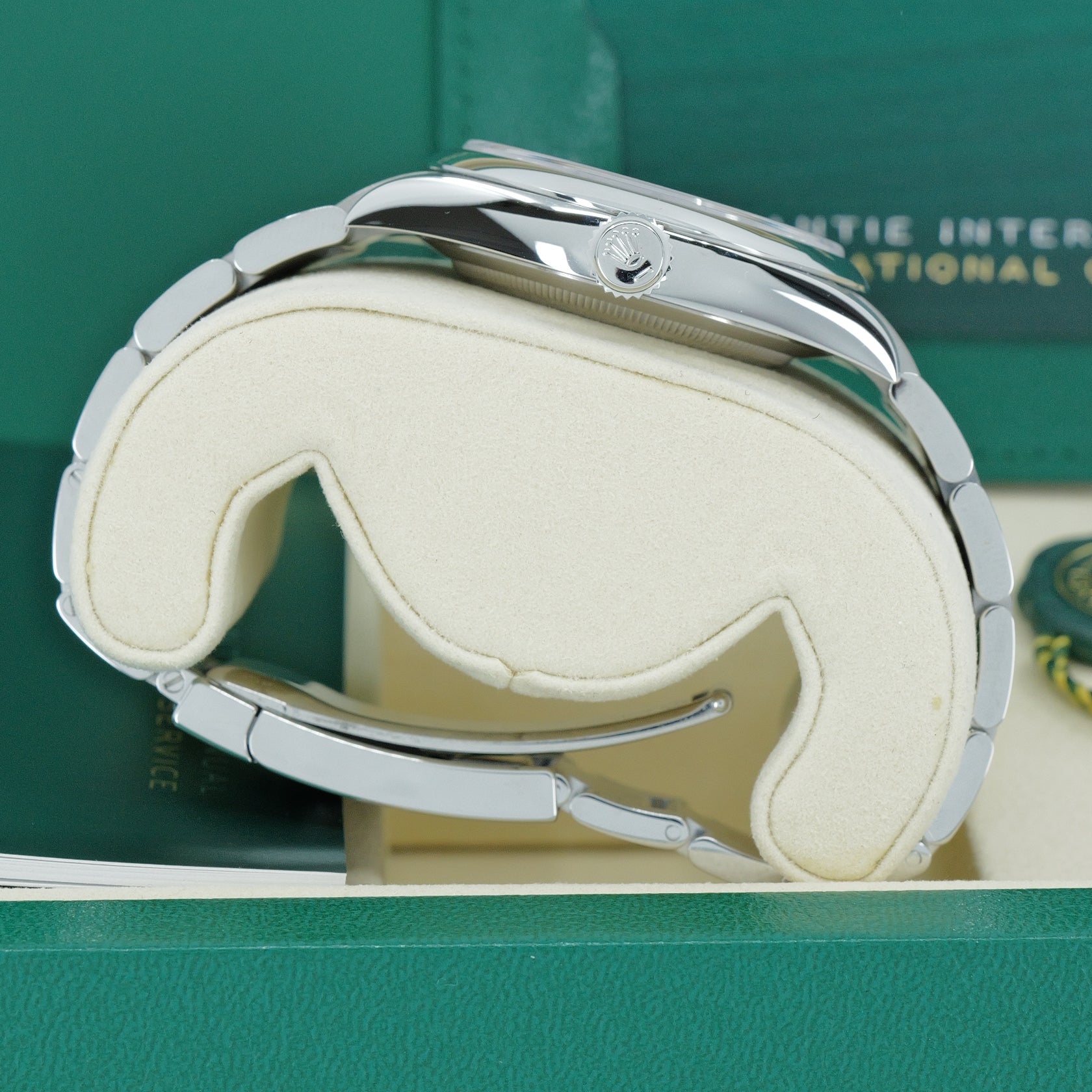 ROLEX OYSTER PERPETUAL 41 134300 “BEIGE” – 2026 – NUOVO – FULL SET