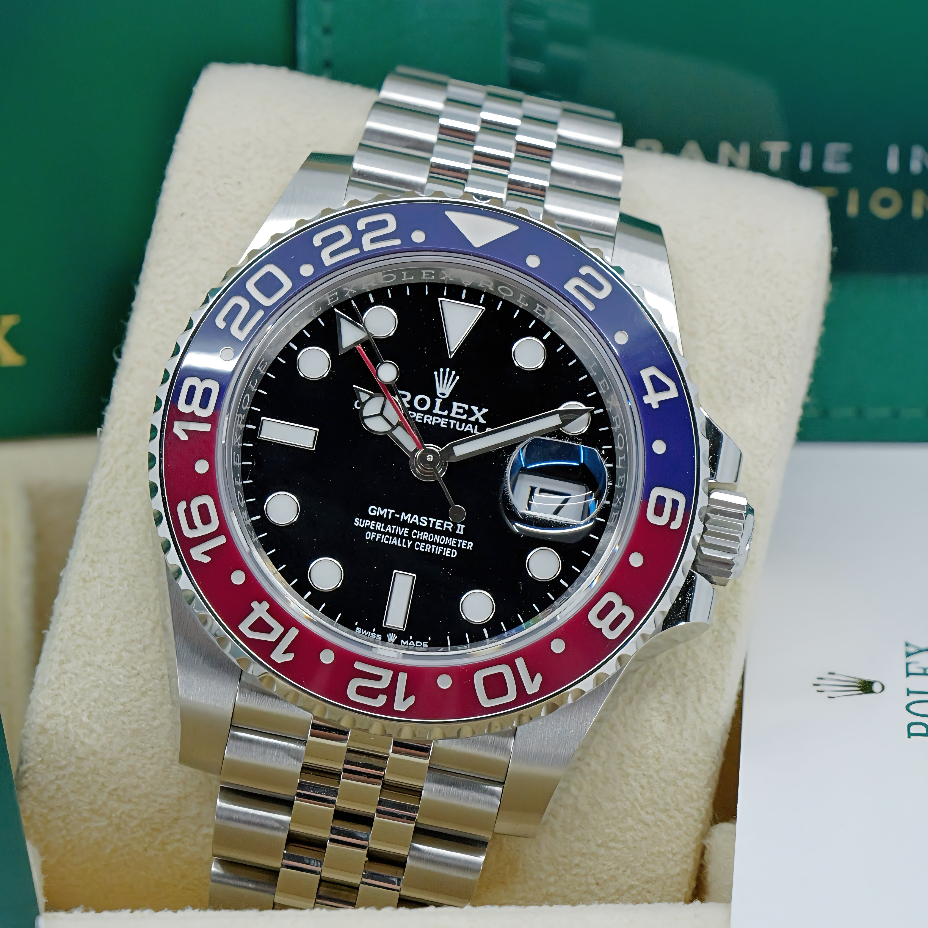 ROLEX GMT-MASTER II 126710BLRO "Pepsi"