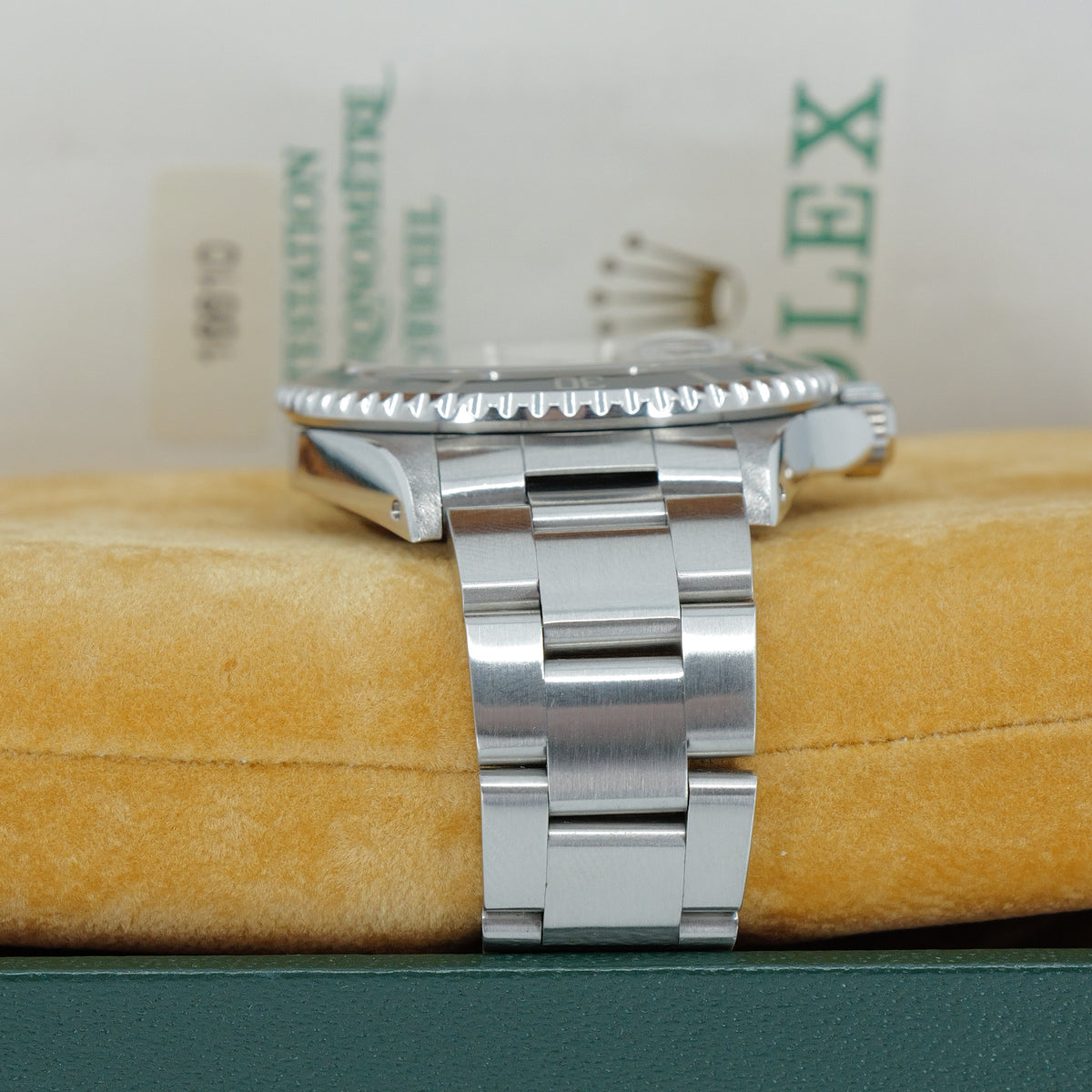 ROLEX SUBMARINER DATE 16610LN – 2000 – FULL SET