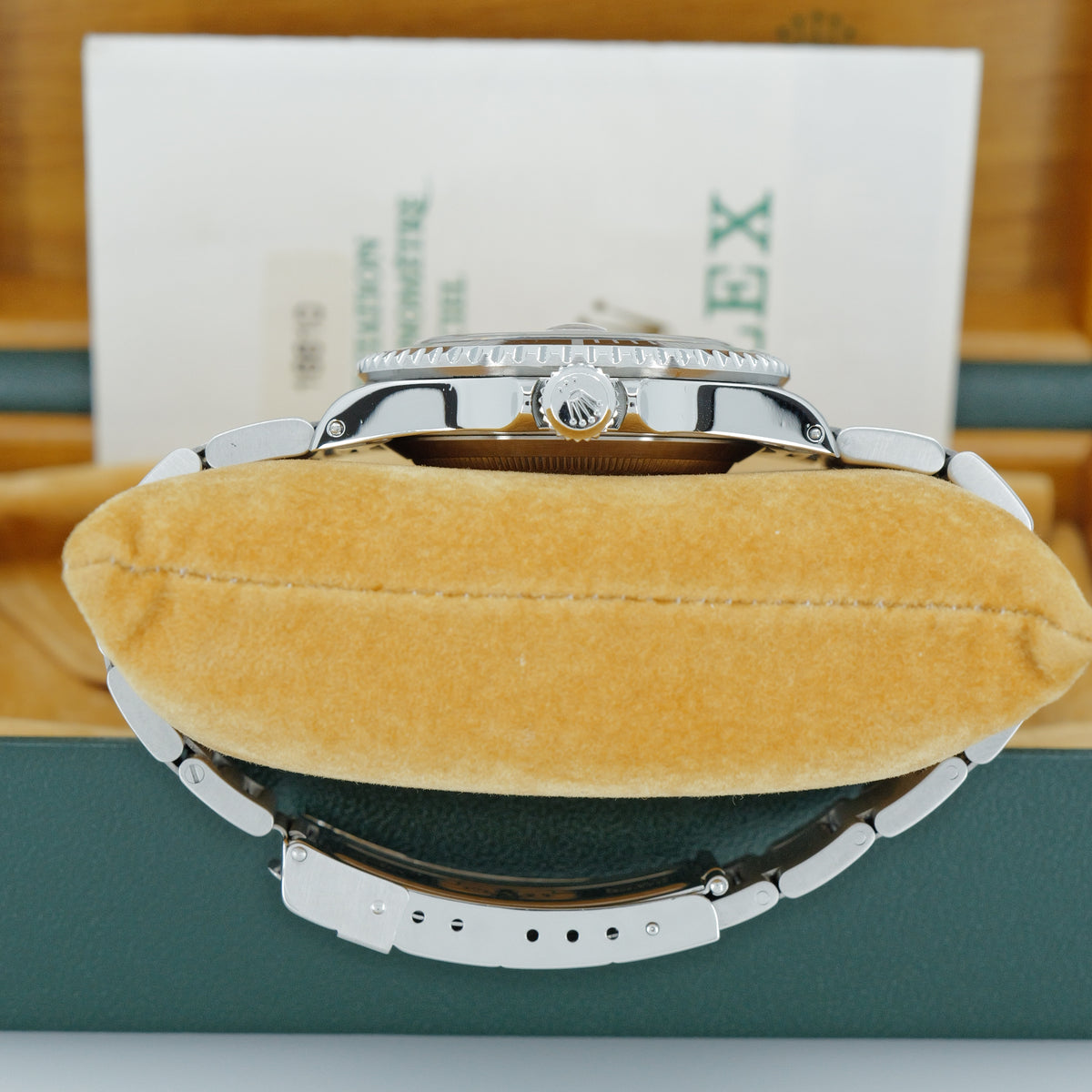 ROLEX SUBMARINER DATE 16610LN – 2000 – FULL SET