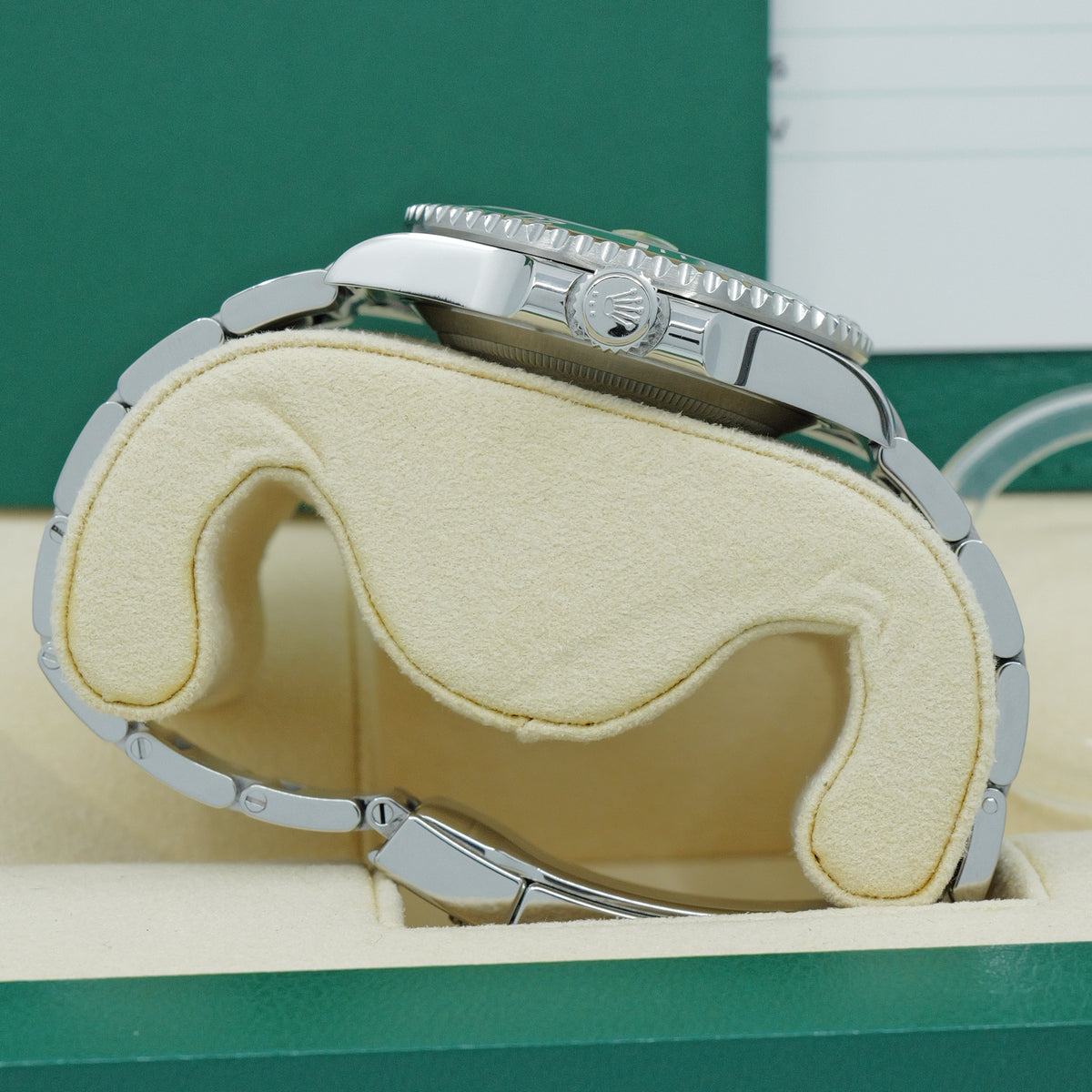 ROLEX SUBMARINER DATE 116610LV “HULK” – 2017 – FULL SET