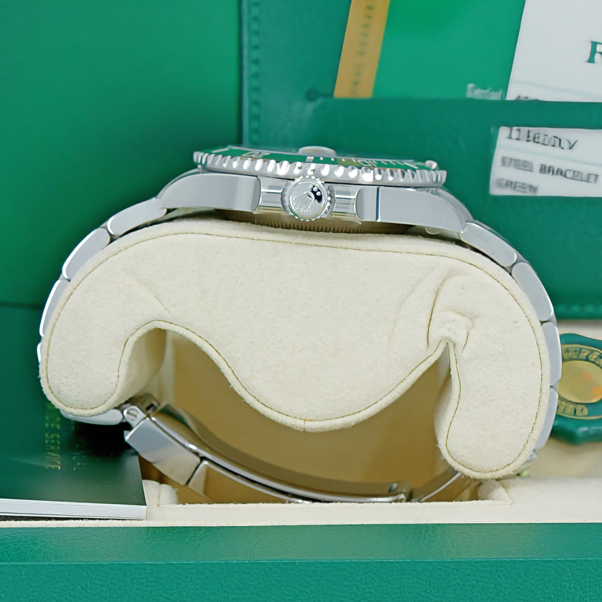 ROLEX SUBMARINER DATE REF. 116610LV – HULK – 2019 – NUOVO MAI INDOSSATO – FULL SET ITALIANO CON PELLICOLE PARZIALI