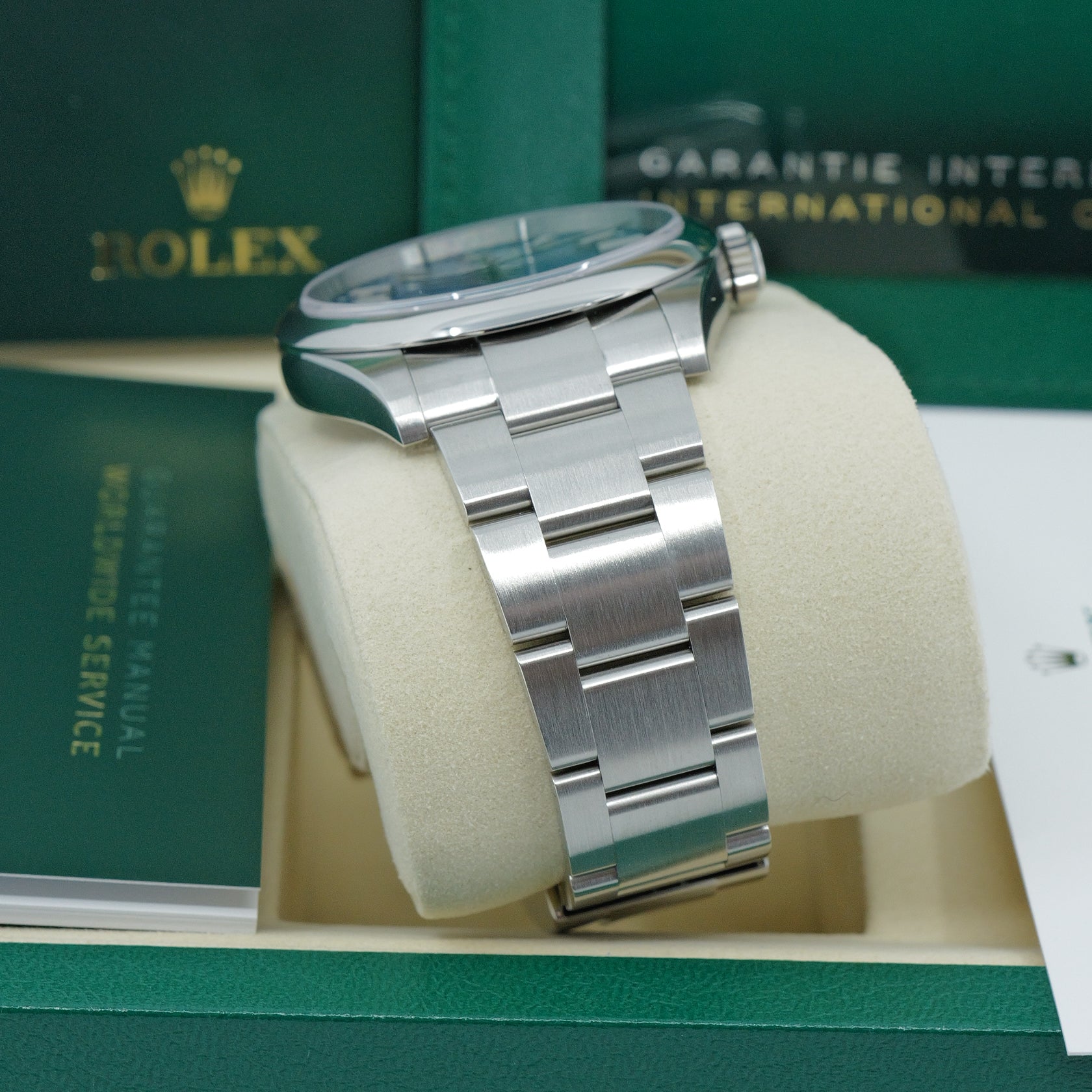 ROLEX OYSTER PERPETUAL 134300 MED BLUE