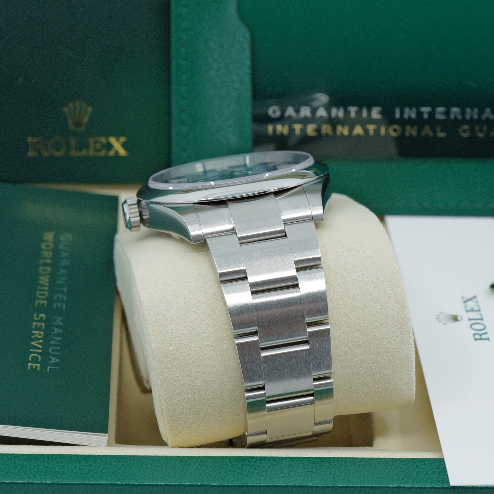 ROLEX OYSTER PERPETUAL 134300 MED BLUE